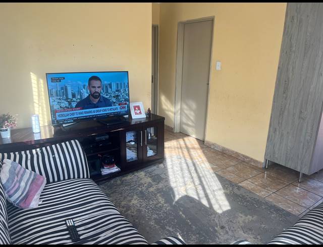 2 BEDROOM FREEHOLD FOR SALE IN SOSHANGUVE VV